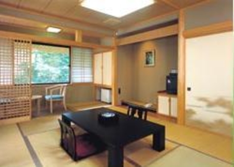 十和田湖畔の宿で寛ぐ一般和室10畳バス・トイレ付